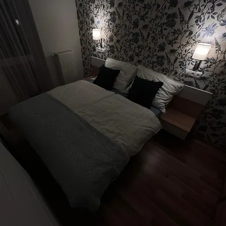 Apartment One Step - Center With Self Check-in