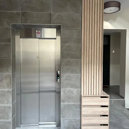 One Step - Center With Self Check-in Apartment